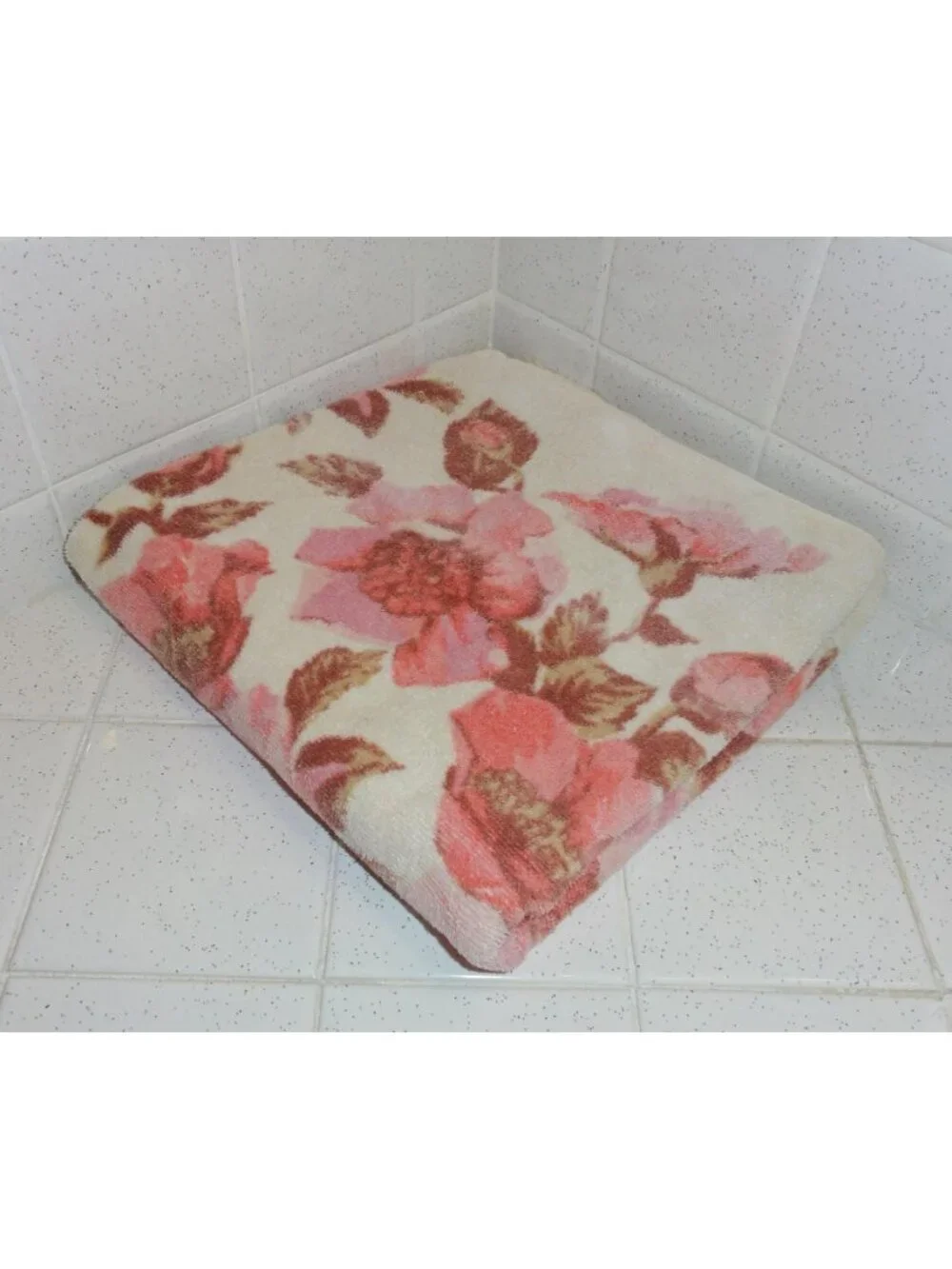 Vintage Fieldcrest Cream & Pink Floral Bath Towel w/ Fringe